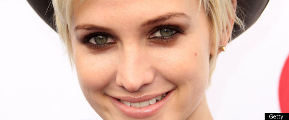 Ashlee Simpson Locks Lips With New Man