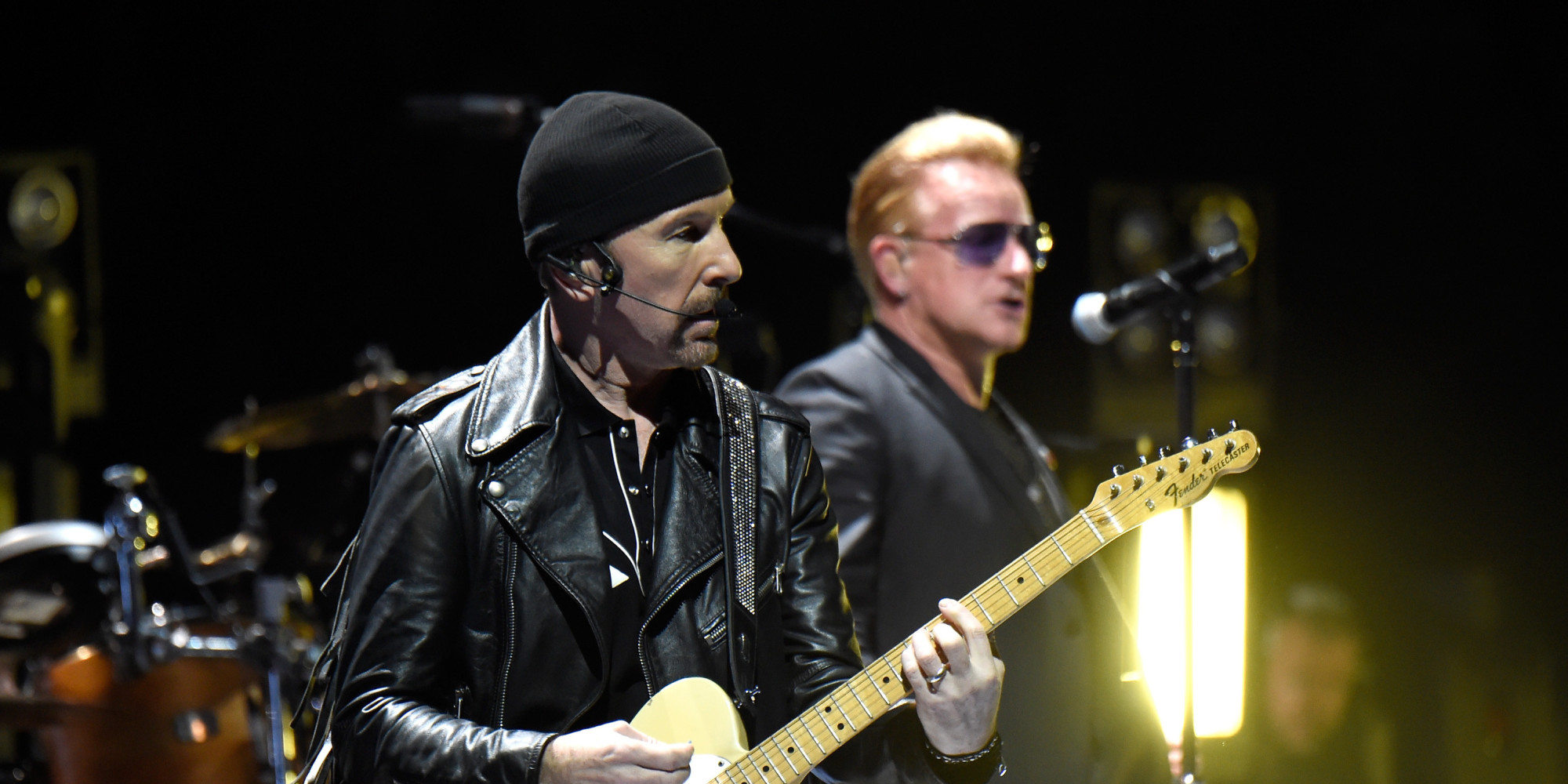 the-edge-falls-off-stage-during-u2-concert-and-it-s-hilarious