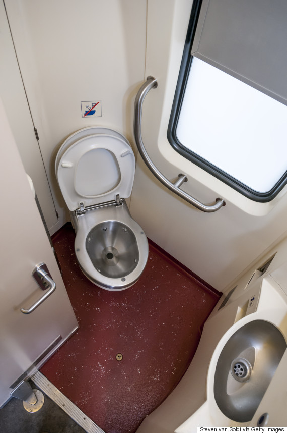 Southeastern Train Passenger Steven Staples Tweets For Help After