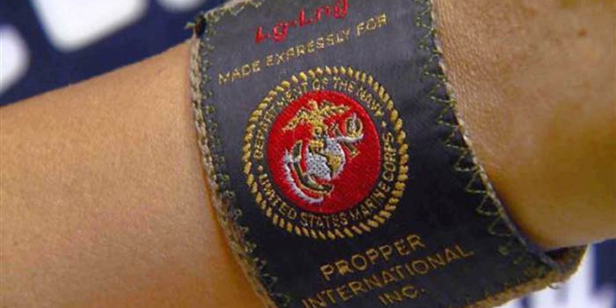 Army Vet Mom Makes Bracelets From Old Uniforms To Support Military