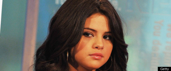 selena gomez. Selena Gomez Opens Up About Parents Traumatic Divo
