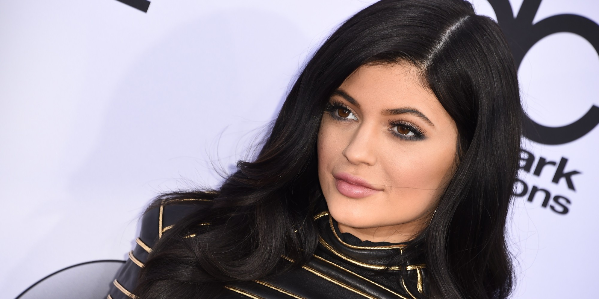 Kylie Jenner Addresses Those Bogus Pregnancy Rumors Huffpost 2445