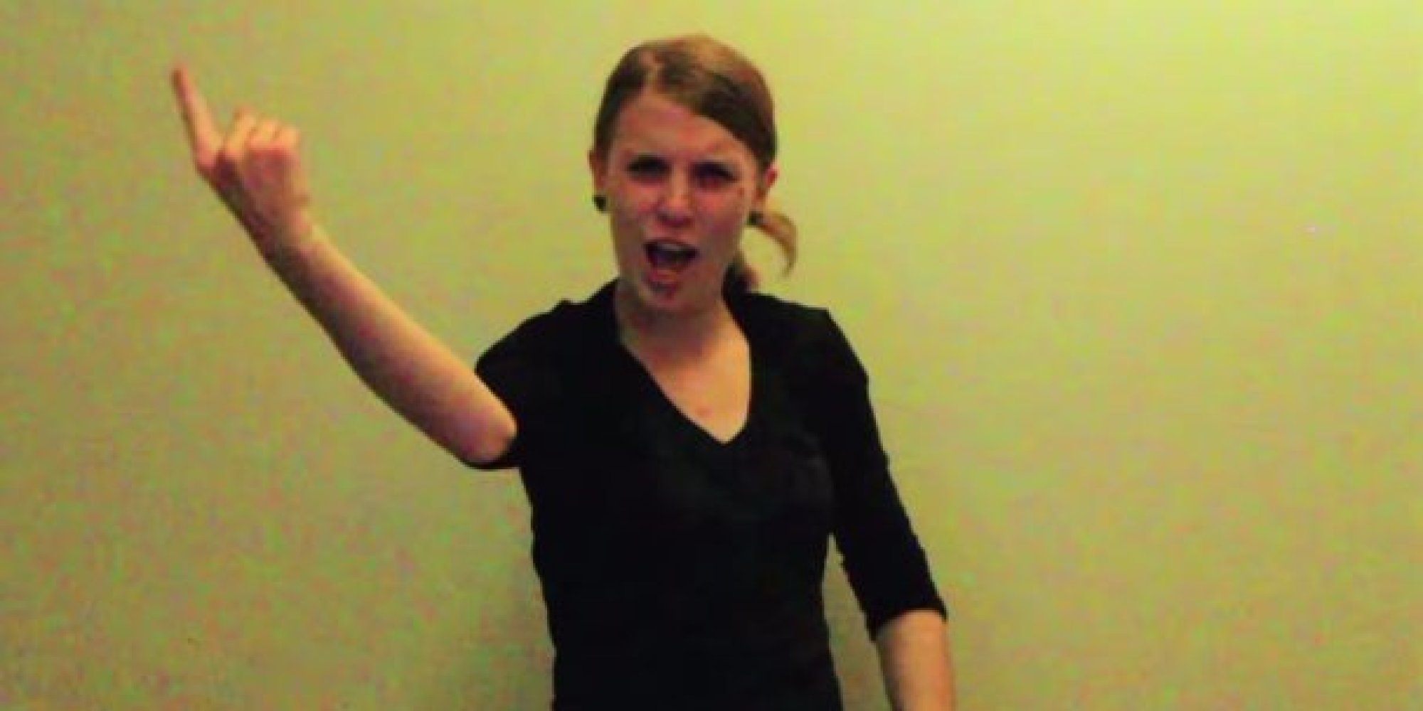 woman-performing-lose-yourself-in-sign-language-gets-us-super-pumped