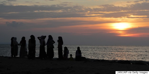 Southeast Asian Nations Vow To Help Migrants Stranded At Sea