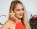 Jemima Kirke Flashes Her Armpit Hair On CFDA Red Carpet