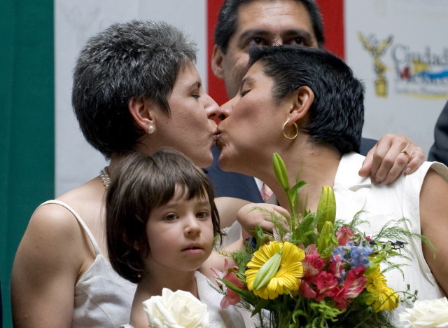 a émis en juin un jugement déclarant inconstitutionnelle toute décision d interdire le mariage homos a émis en juin un jugement déclarant inconstitutionnelle toute décision d interdire le mariage homos