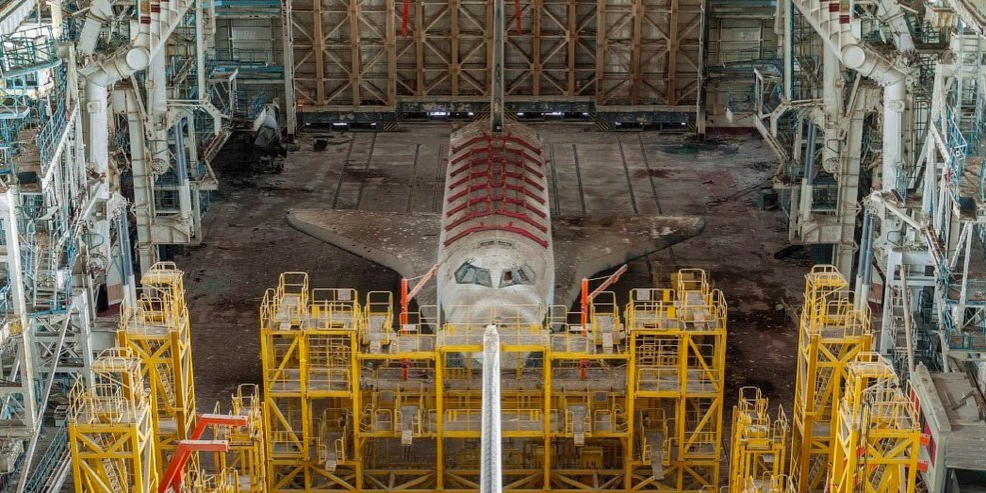 photos-show-once-beautiful-soviet-space-shuttles-in-apparently