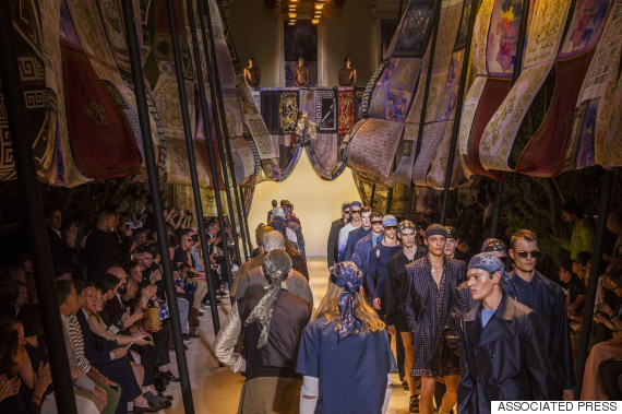 milan fashion versace