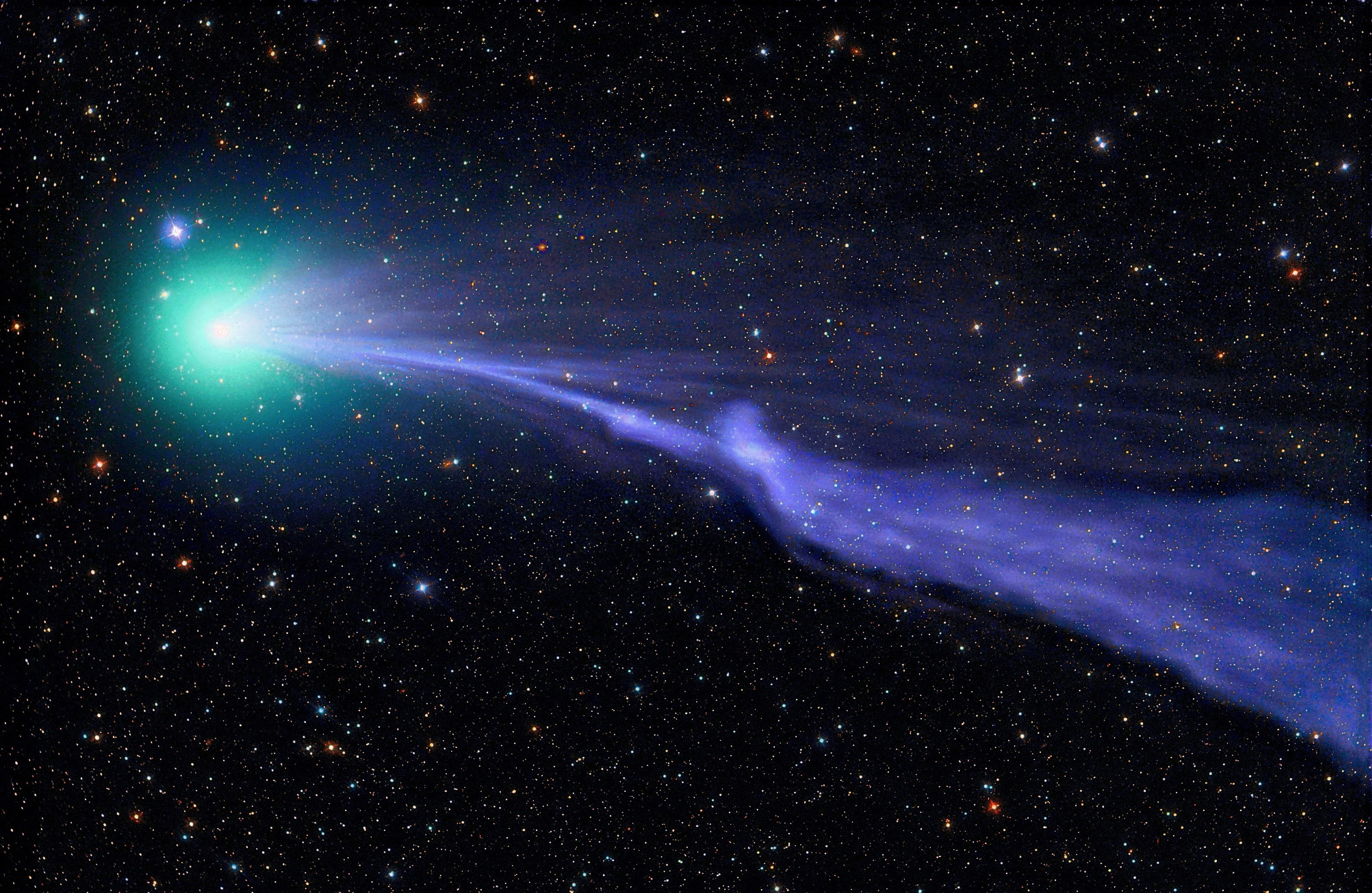 Astronomy Photo of the Day 7/30/15 — Comet Lovejoy Shines Futurism