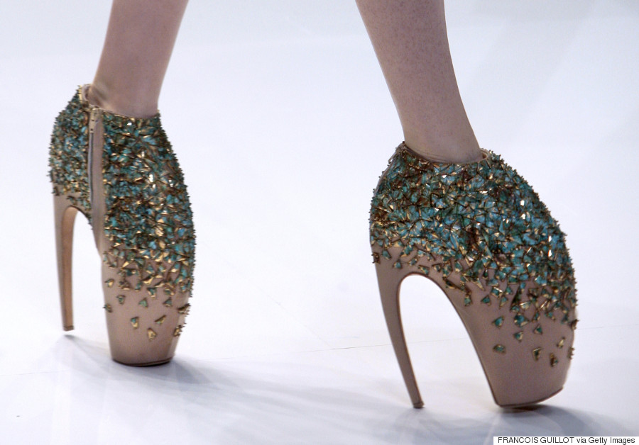 o-ALEXANDER-MCQUEEN-SPRING-2010-900.jpg?