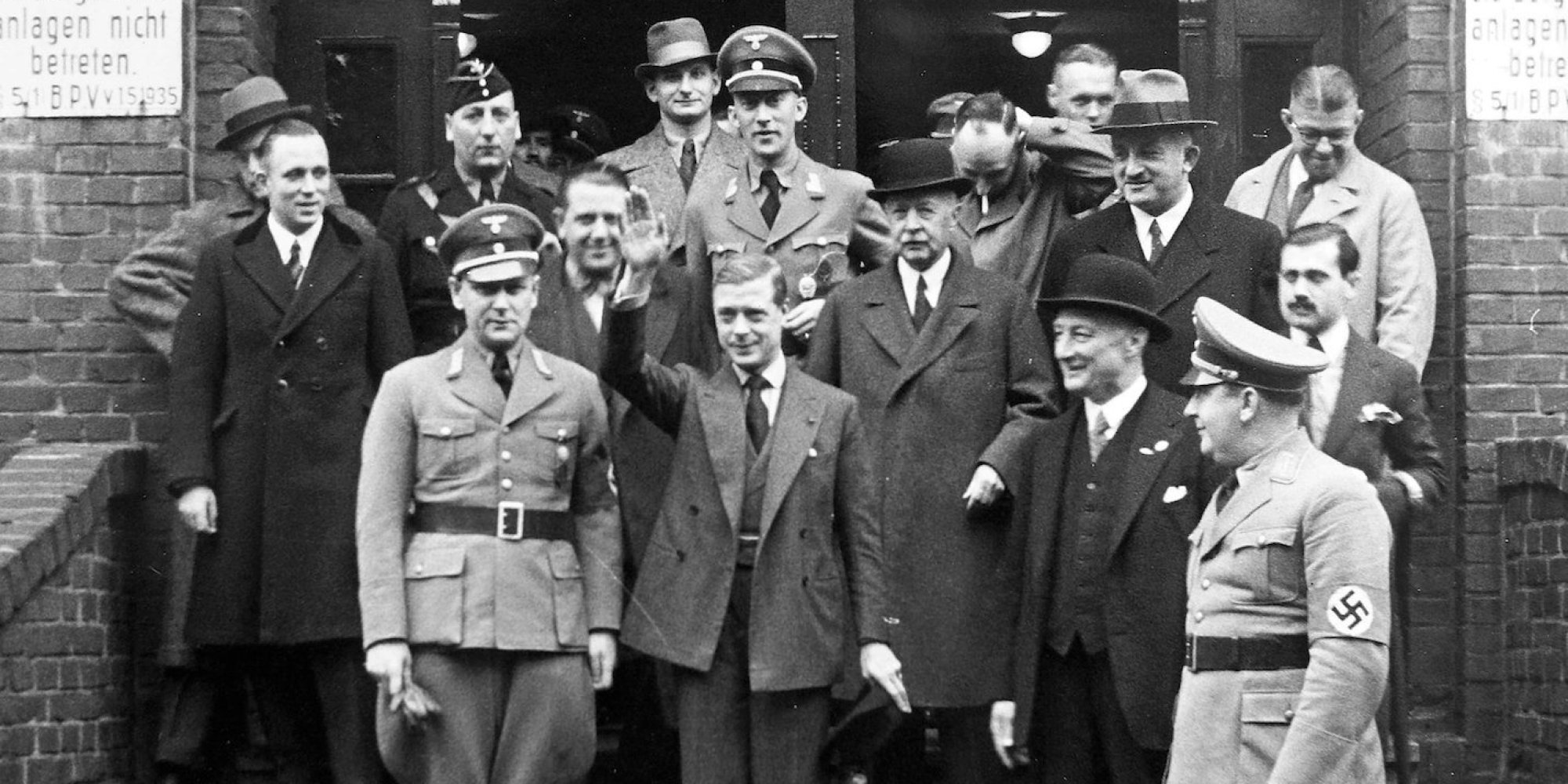 Edward VIII Nazi Salute Pictures Of Duke Of Windsor Giving 'Heil Hitler' Signal In Germany For