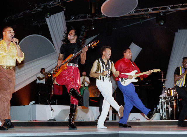 earth wind and fire 1980