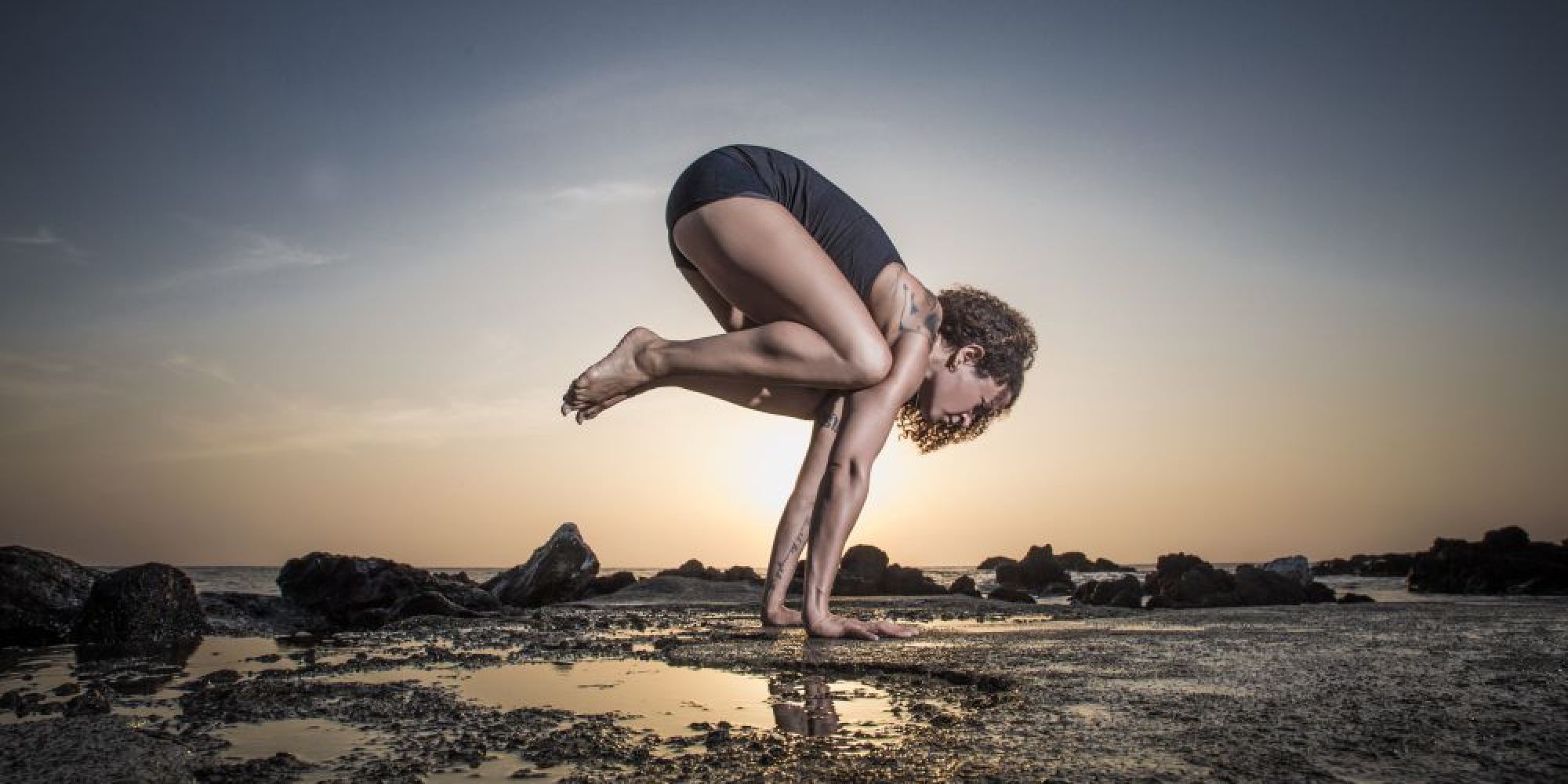 نتيجة بحث الصور عن ‪woman plays yoga ‬‏