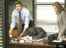 Should Bosses Crack Down On Office Romances?
