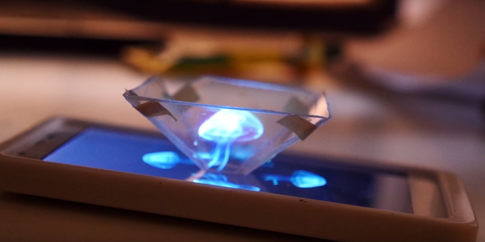 Create A 3d Hologram On Your Smartphone With This Amazingly Simple Video Huffpost Uk 