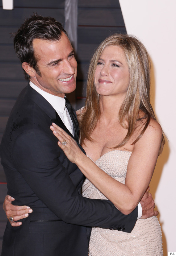 Jennifer Aniston And Justin Theroux Marry In Garden Of Bel Air Home ...