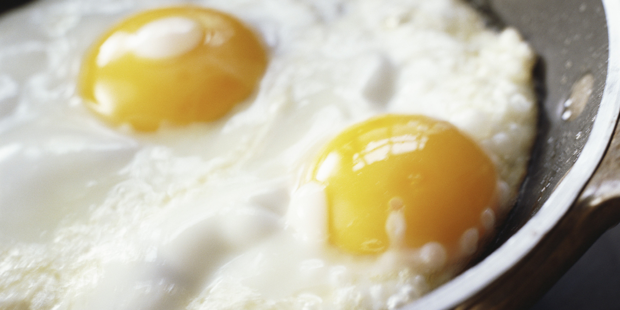 How To Cook The Perfect Fried Egg In Time For Your Weekend Fry Up Huffpost Uk 6621