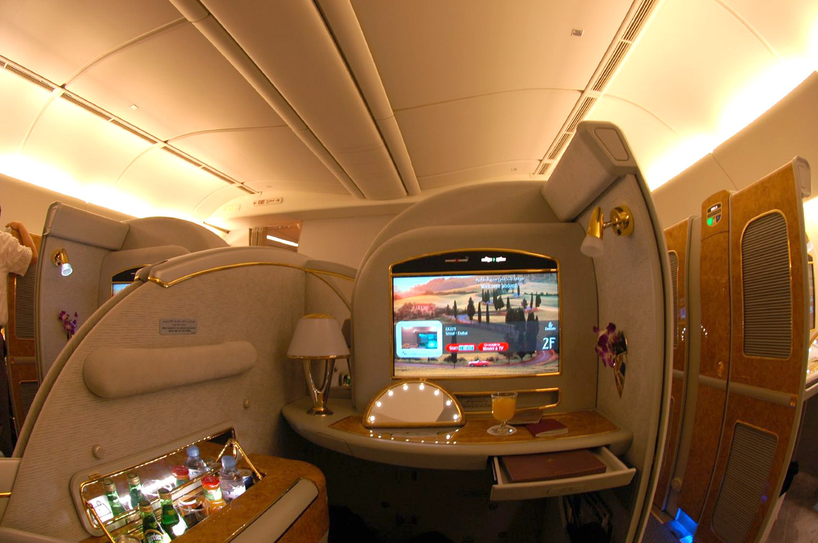 boeing 777200lr suites