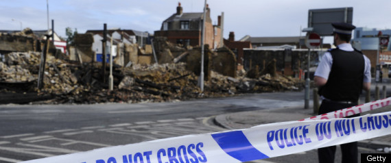 London Riots Police Charge 1000