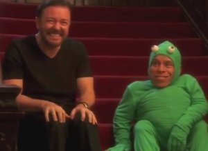 Warwick Davis In Frog Costume F...