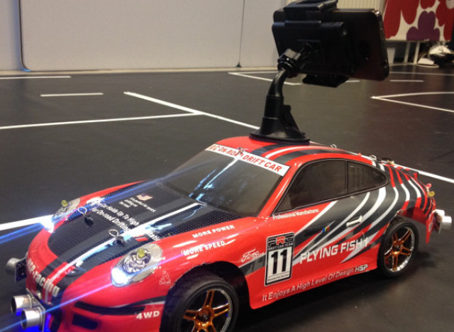 toys r us poupée lol