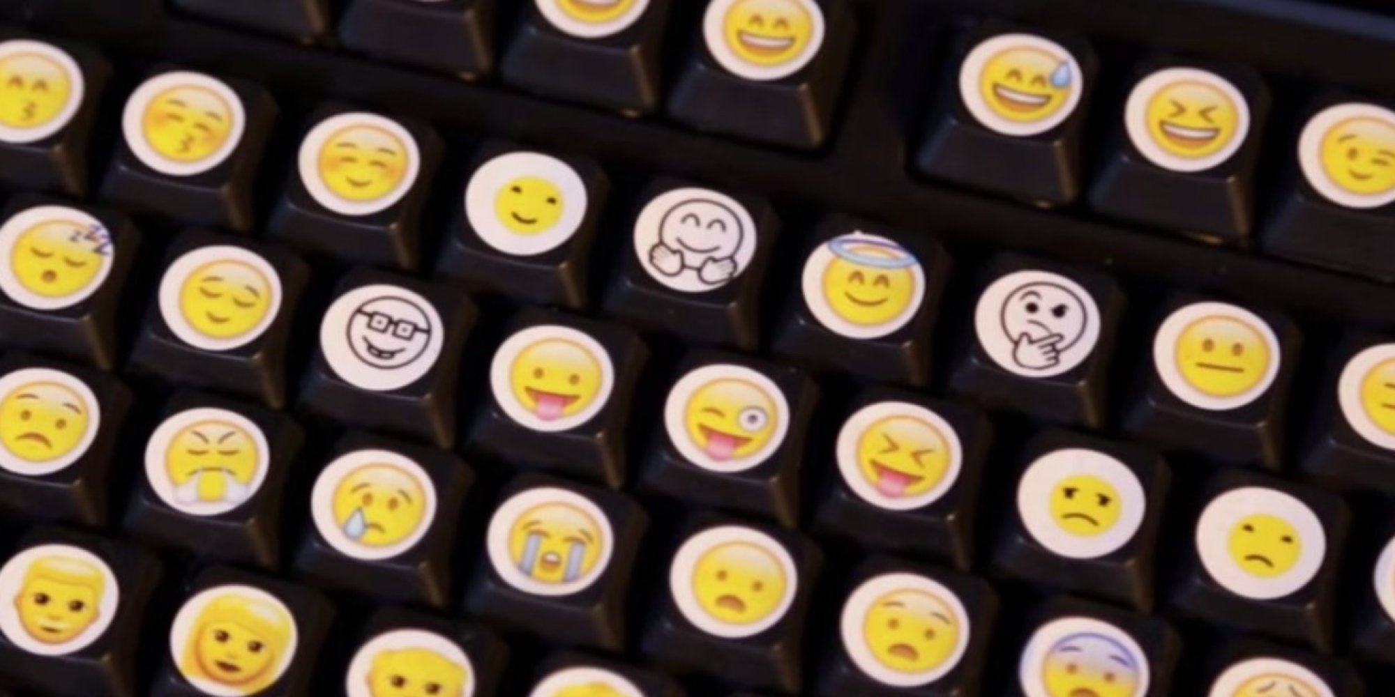 programmer-builds-ridiculously-large-real-life-emoji-keyboard-huffpost-uk