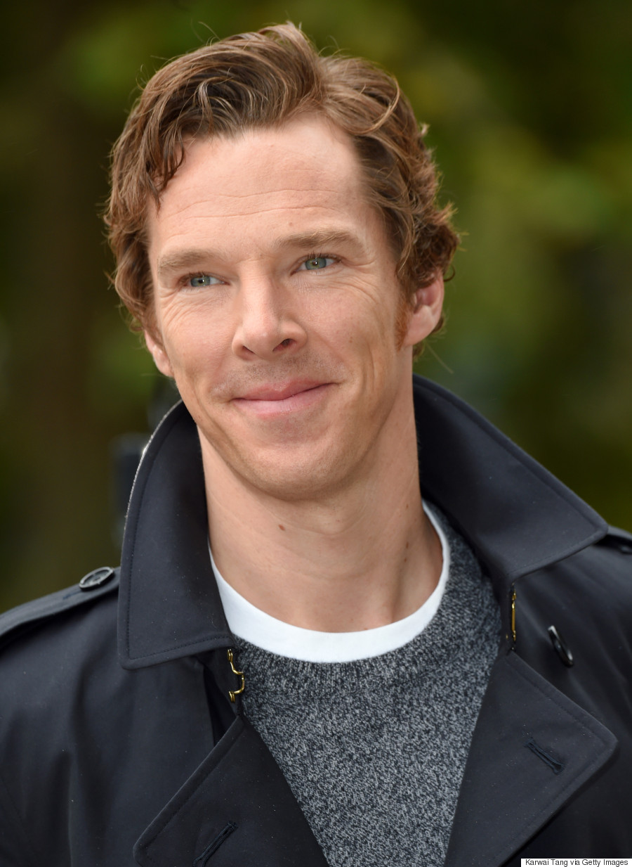 Benedict Cumberbatch Looks Devastatingly Handsome At Burberry's Spring ...