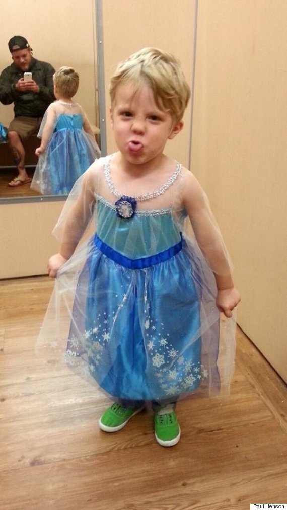 This Kid's Mum And Dad Win Parents Of The Year For His Frozen Halloween