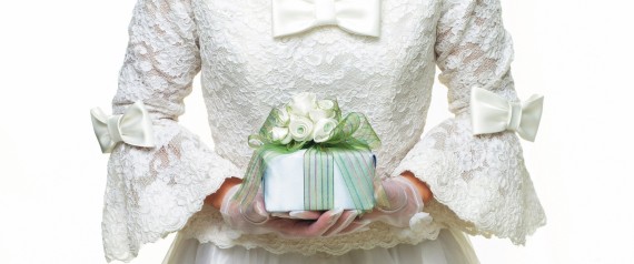 presents-the-bride-is-expected-to-give-at-her-wedding-mystyle-blog