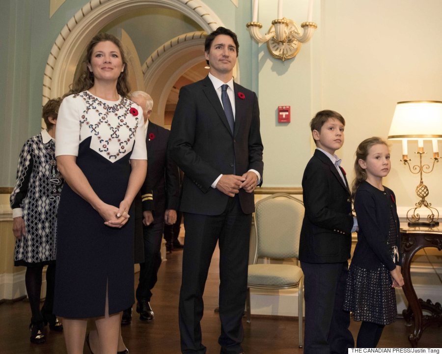 http://i.huffpost.com/gen/3624580/thumbs/o-SOPHIE-JUSTIN-TRUDEAU-900.jpg?9