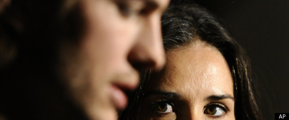 Demi Moore Ashton Kutcher Twitter