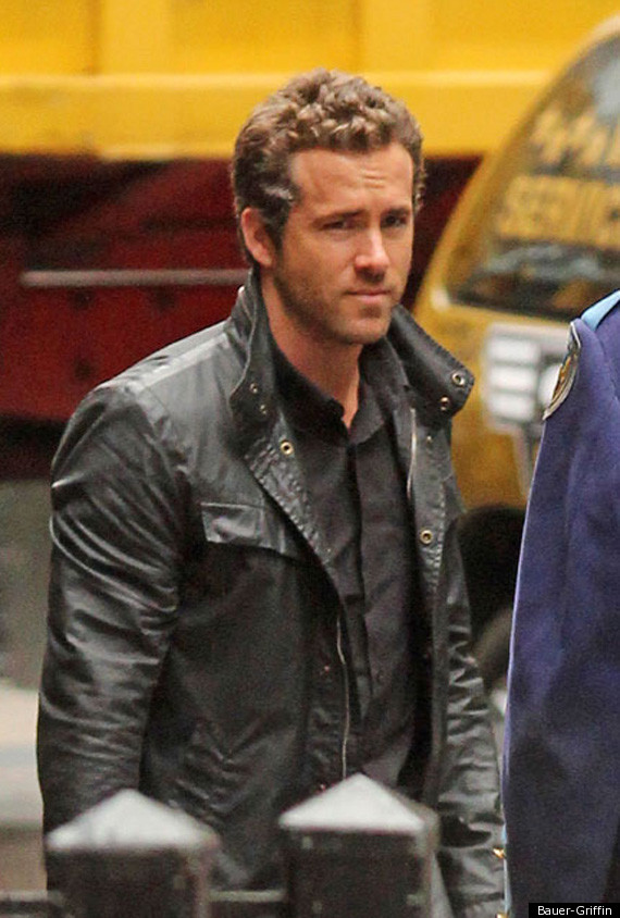 Ryan Reynolds Filming Ripd In Boston Photo Huffpost 