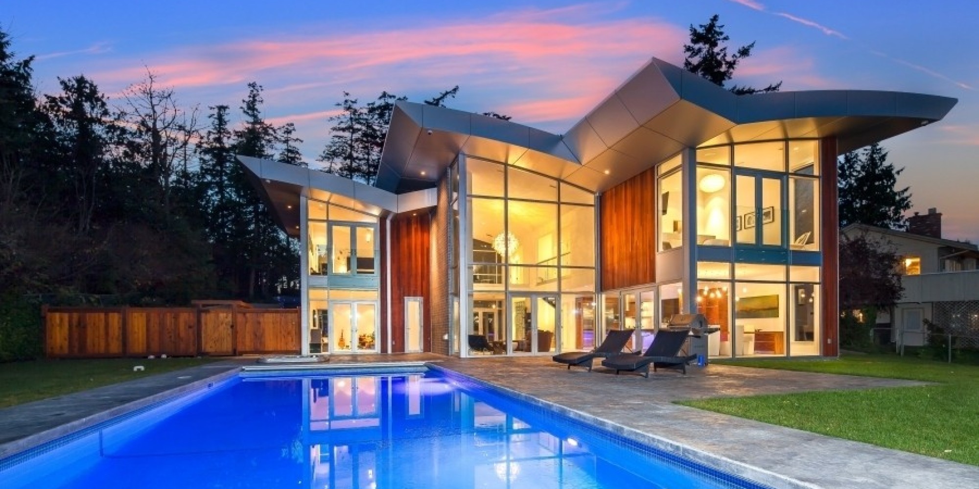 Glass Mansion Oozes Vancouver Island Luxury