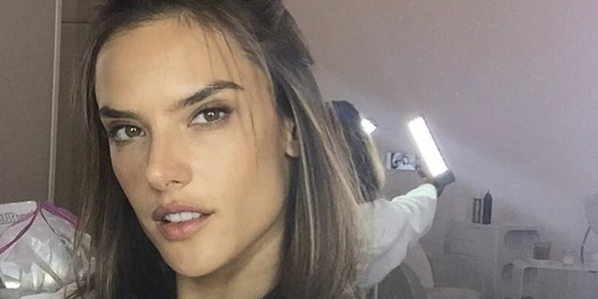 Best Lighting For Selfies Kim Kardashian, Kylie Jenner And Alessandra