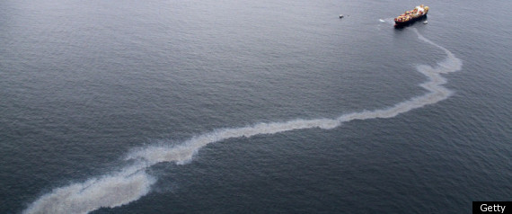 New Zealand Oil Spill Tauranga Beach Rena Reef