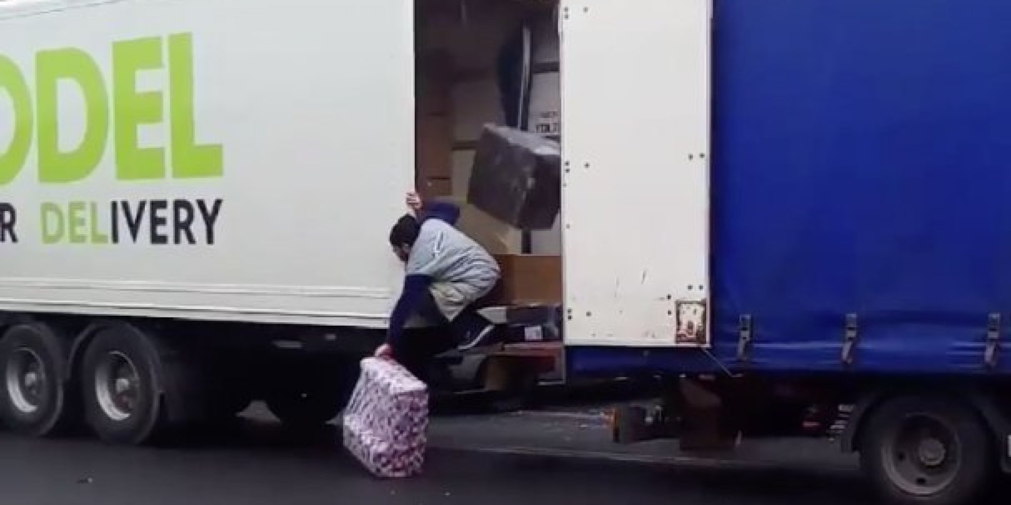 Yodel Says Throwing Christmas Packages Into Delivery Van Is 'Standard