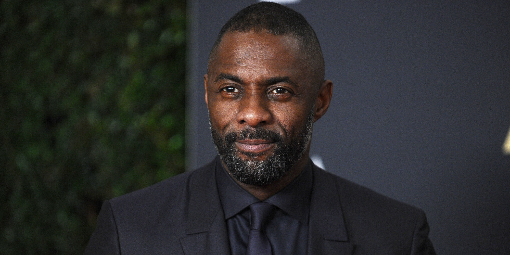 http://i.huffpost.com/gen/3834390/images/o-IDRIS-ELBA-facebook.jpg