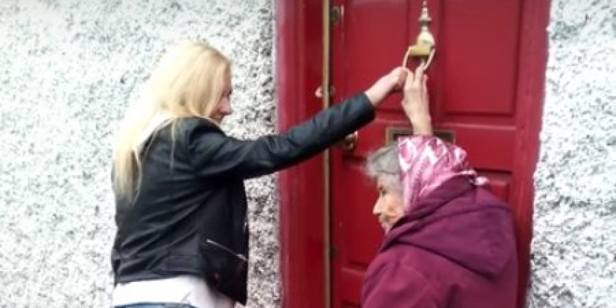 87 Year Old Granny Plays Knock A Door Run Fits Of Laughter Ensue