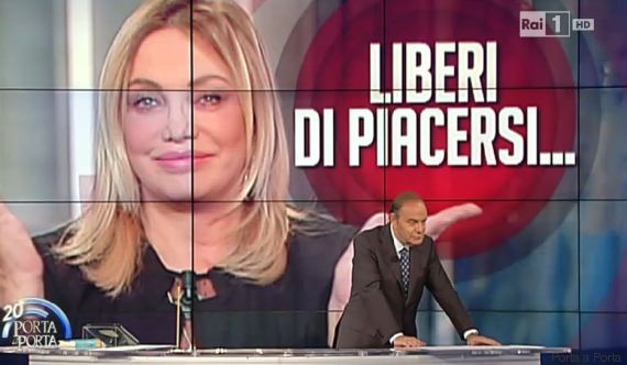 Acne di consolidazione sotto pelle