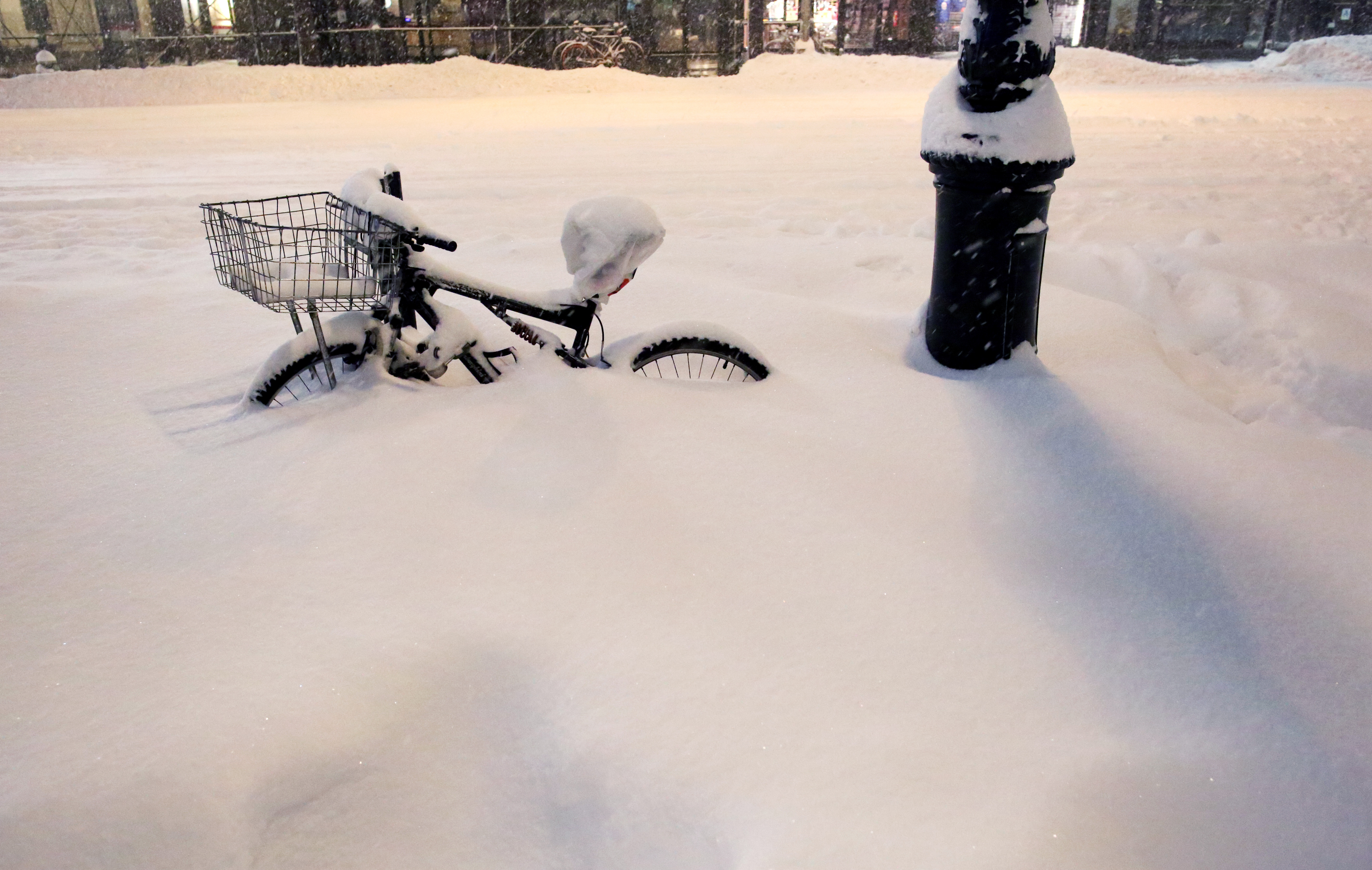 14 beeindruckende Bilder und Videos vom Blizzard in den USA