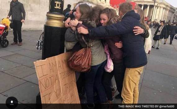 muslim girl asked london for trust hugs