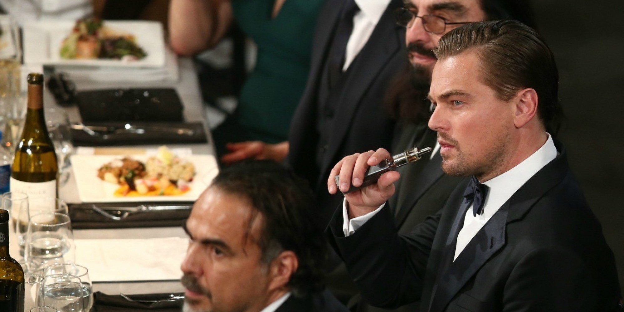 http://i.huffpost.com/gen/3948718/images/o-DICAPRIO-VAPOTE-facebook.jpg