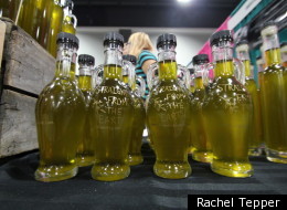 Paula Deen, Olive Oil And Mayo Cake At Expo (PHOTOS)