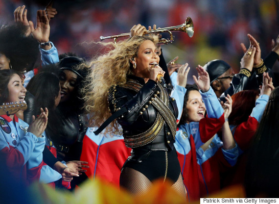 Beyoncé Steals The (Halftime) Show From Coldplay During Super Bowl Set ...