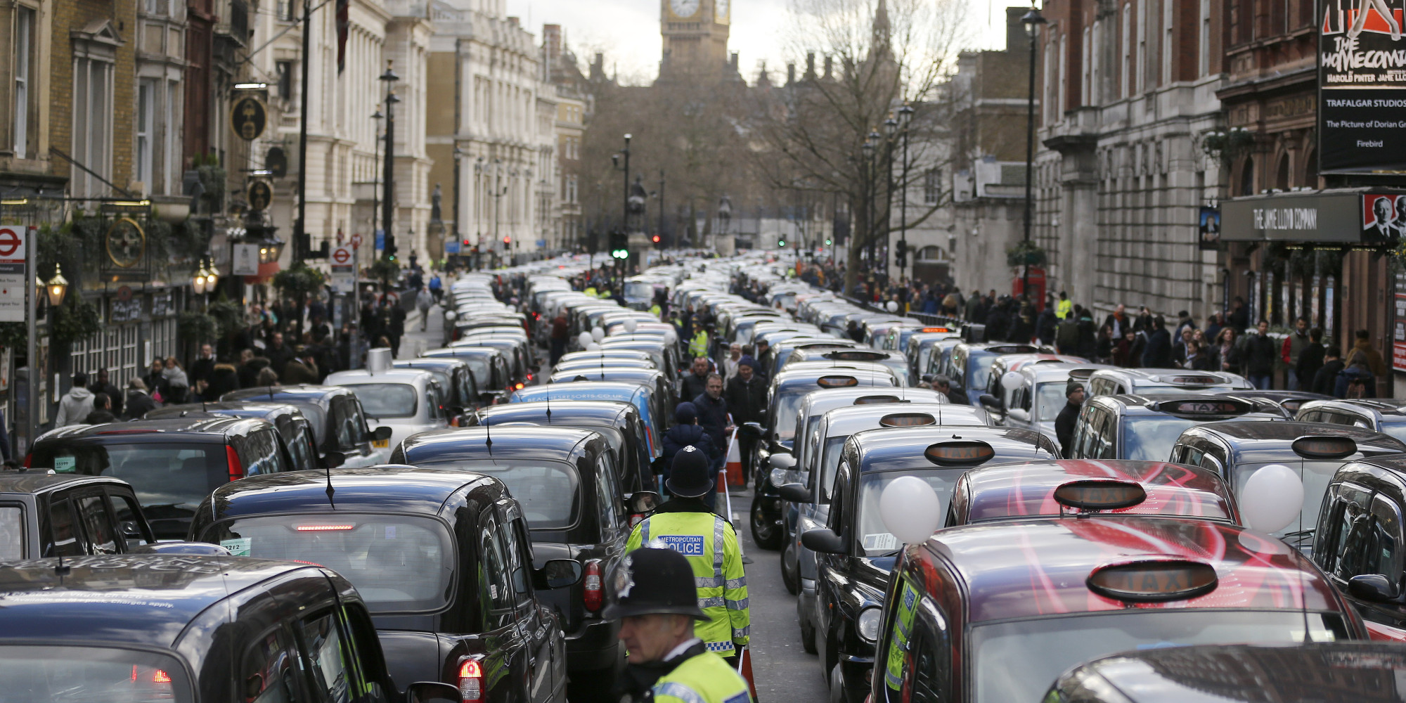 London's Black Cabbies Stage Noisy Westminster Protest Over TfL And Minicab App Uber