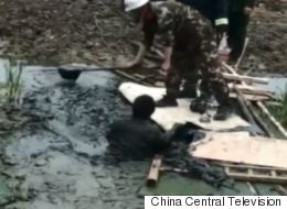 Drunk Man On The Way Home From Pub Gets Stuck Waist Deep In Mud, Gets Rescued By Firemen