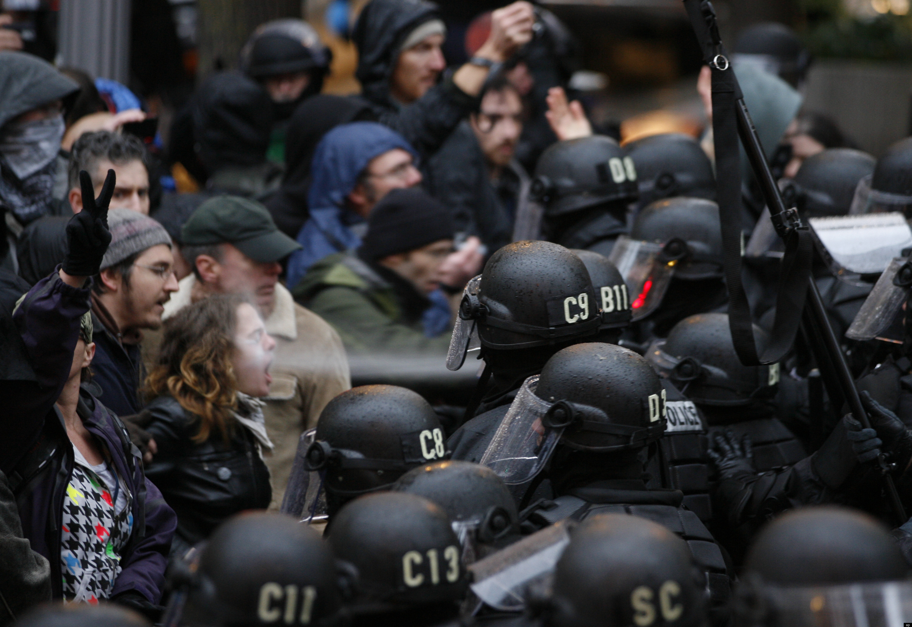 http://i.huffpost.com/gen/411271/LIZ-NICHOLS-OCCUPY-PORTLAND-PEPPER-SPRAY.jpg