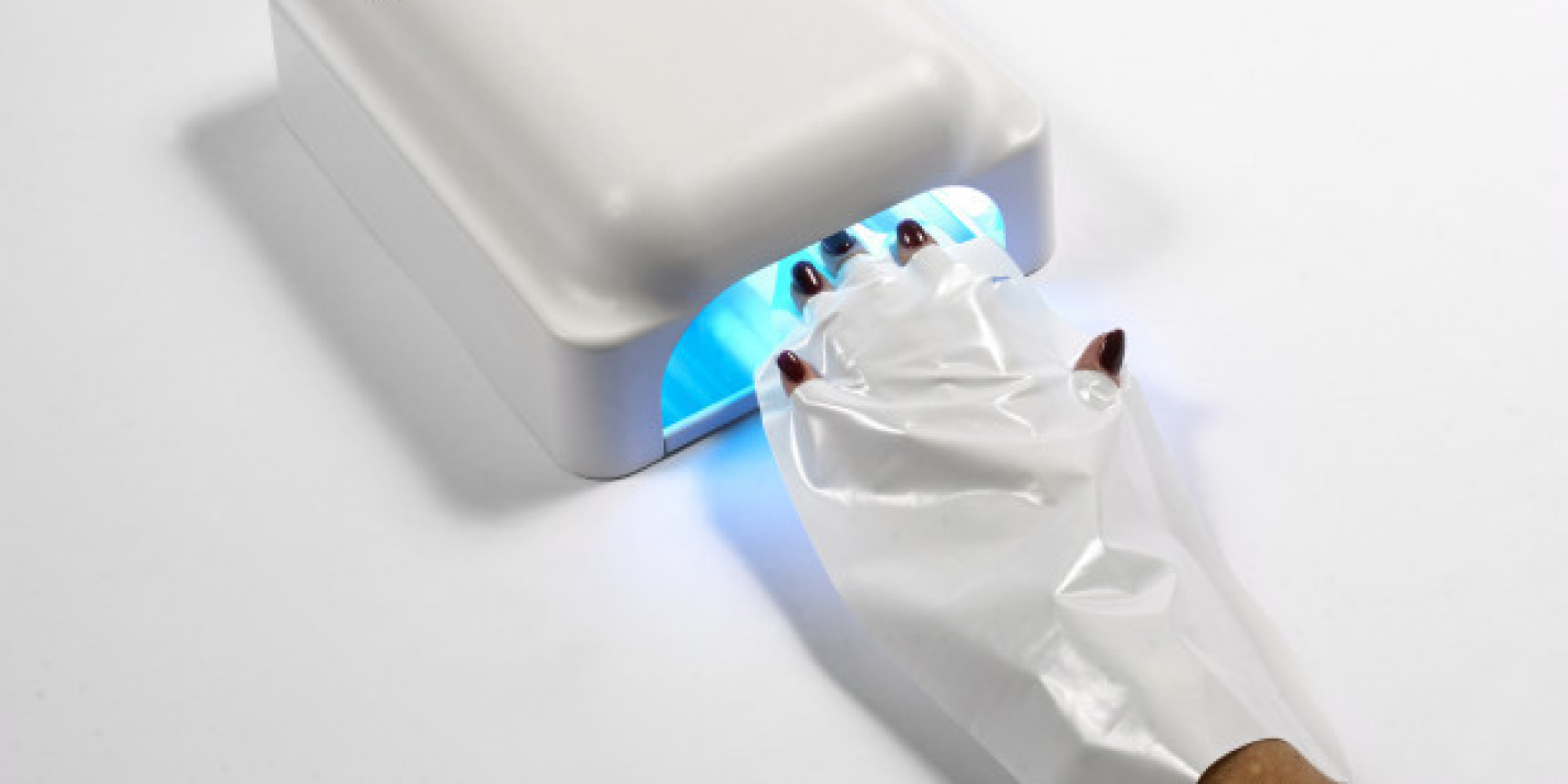 UV LightProtection Glove Will Make Your Gel Manicure Much Less Damaging