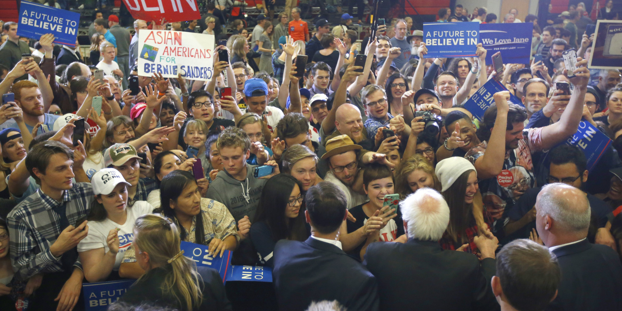 A Dozen Reasons Sanders Voters Are Justifiably Angry at the Media Right Now | HuffPost2000 x 1000