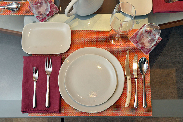 Holiday Table Setting: Where Everything Goes